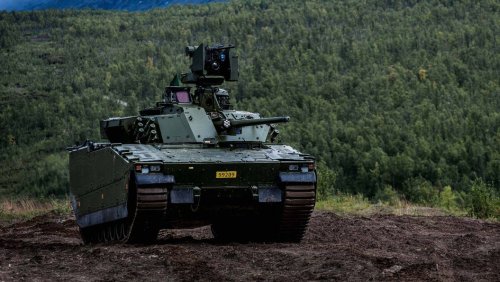 Гусеничная машина CV90