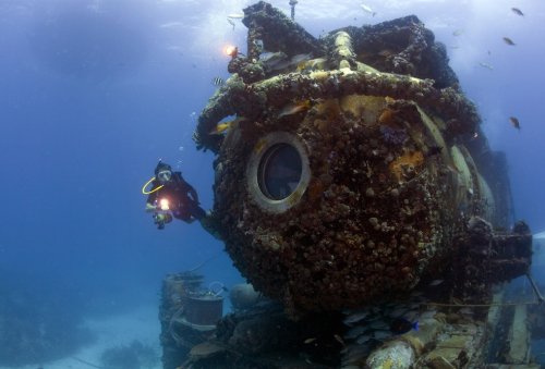  Aquarius Reef Base