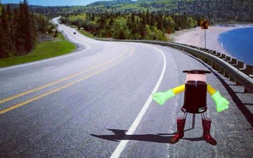 ����� HitchBOT