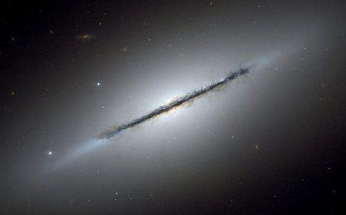 ��������� NGC 5866 ���� S0